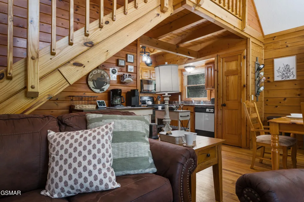 3629 Country Pines Way Sevierville, TN 37876