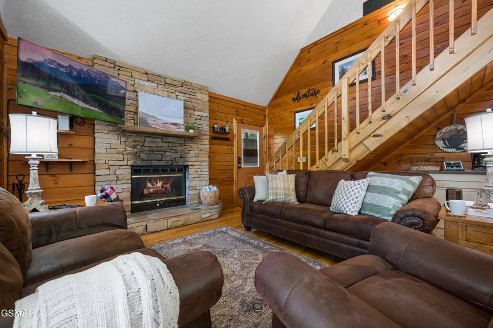 3629 Country Pines Way Sevierville, TN 37876