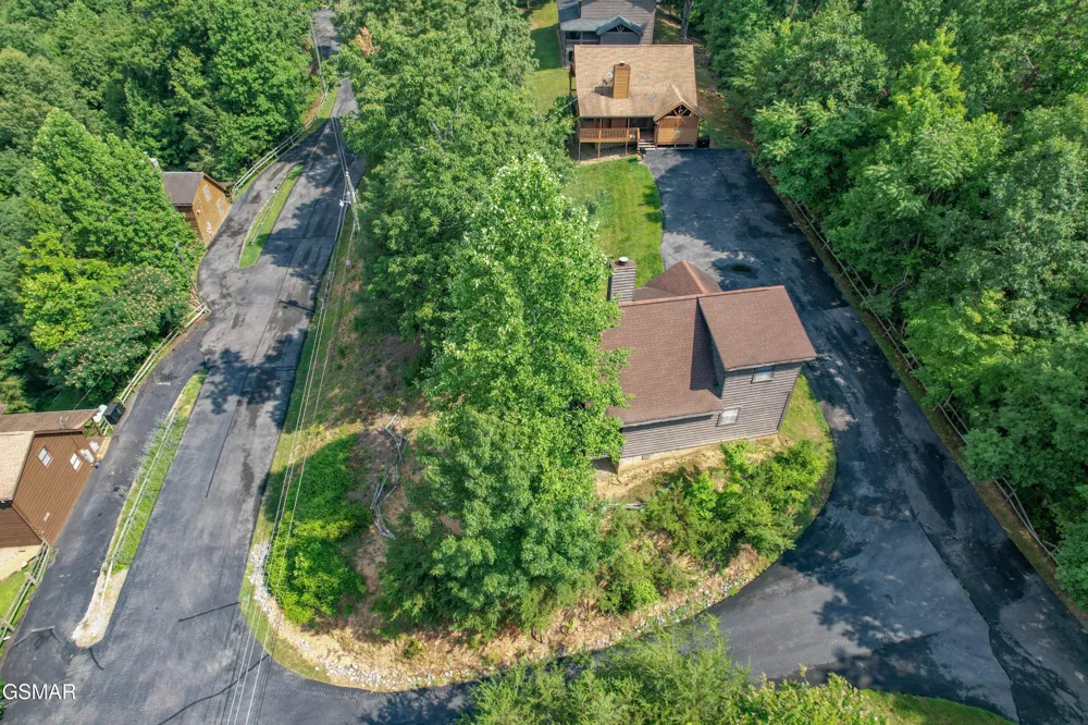 3629 Country Pines Way Sevierville, TN 37876