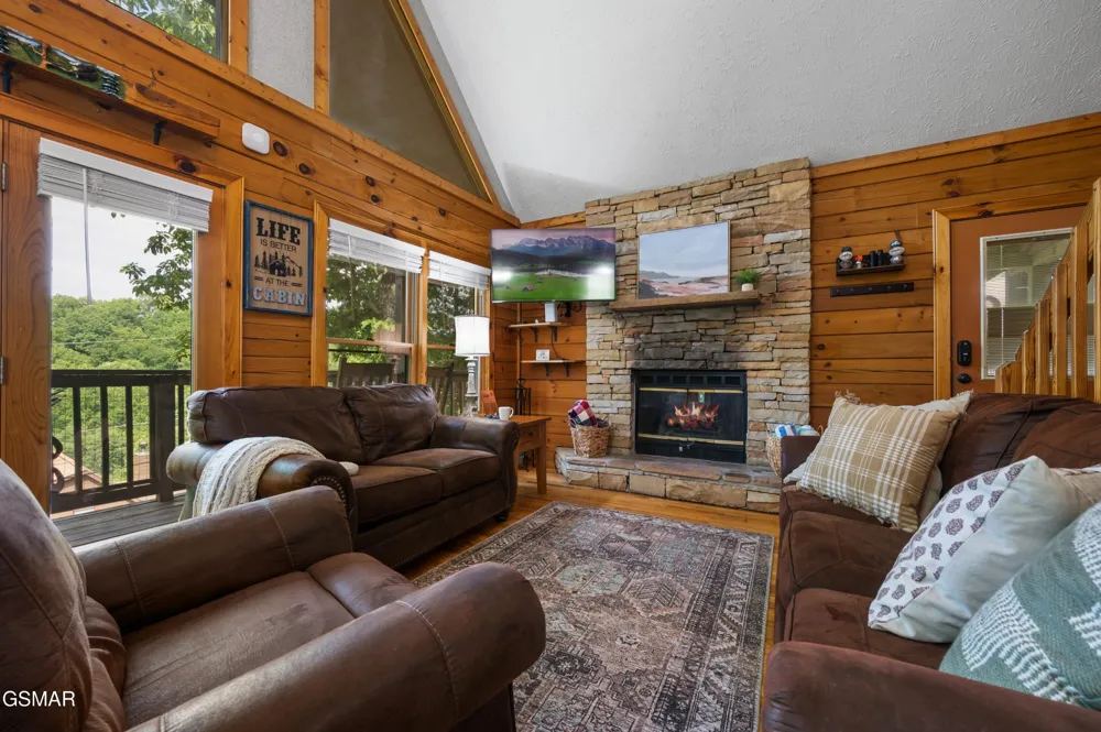 3629 Country Pines Way Sevierville, TN 37876