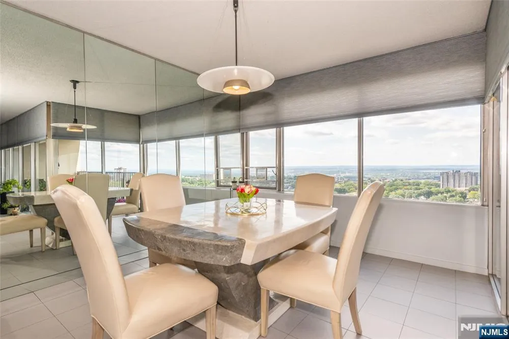 6 Horizon Road 2702 Fort Lee, NJ 07024
