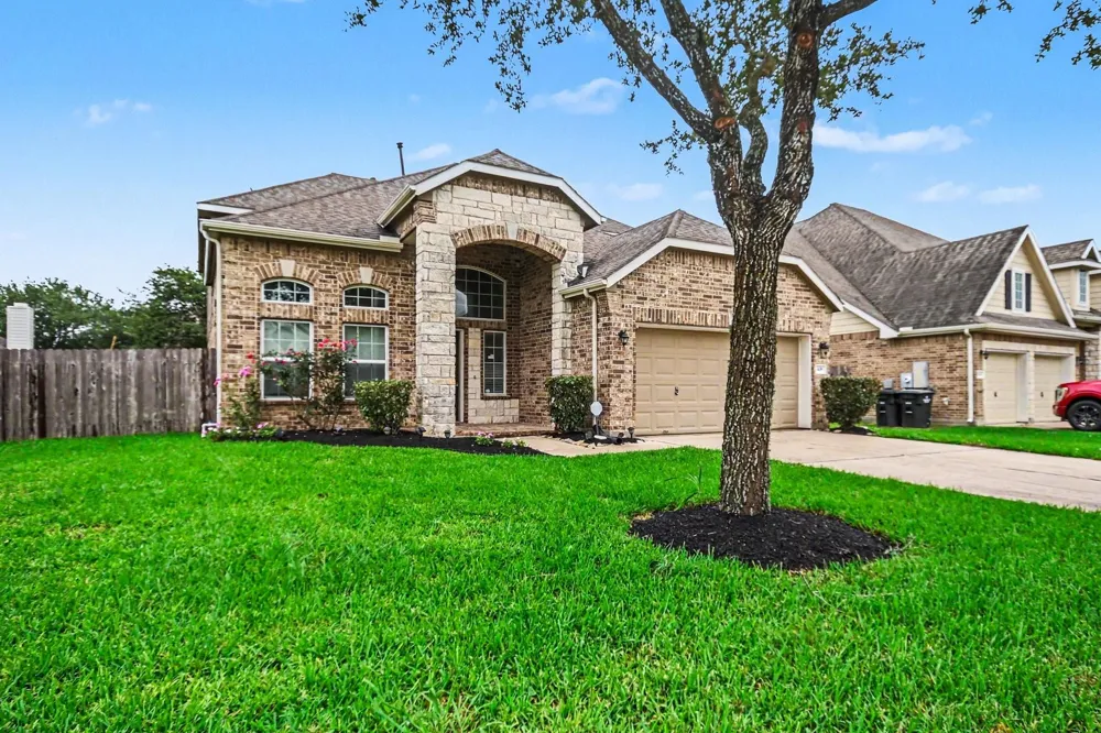 1439 Barras Street Alvin, TX 77511