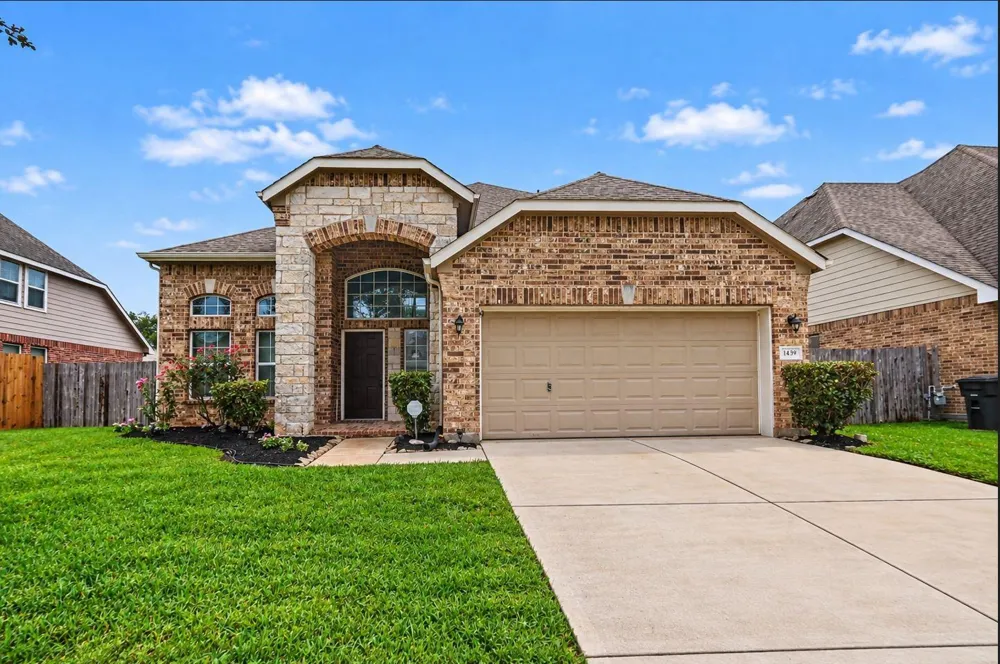 1439 Barras Street Alvin, TX 77511