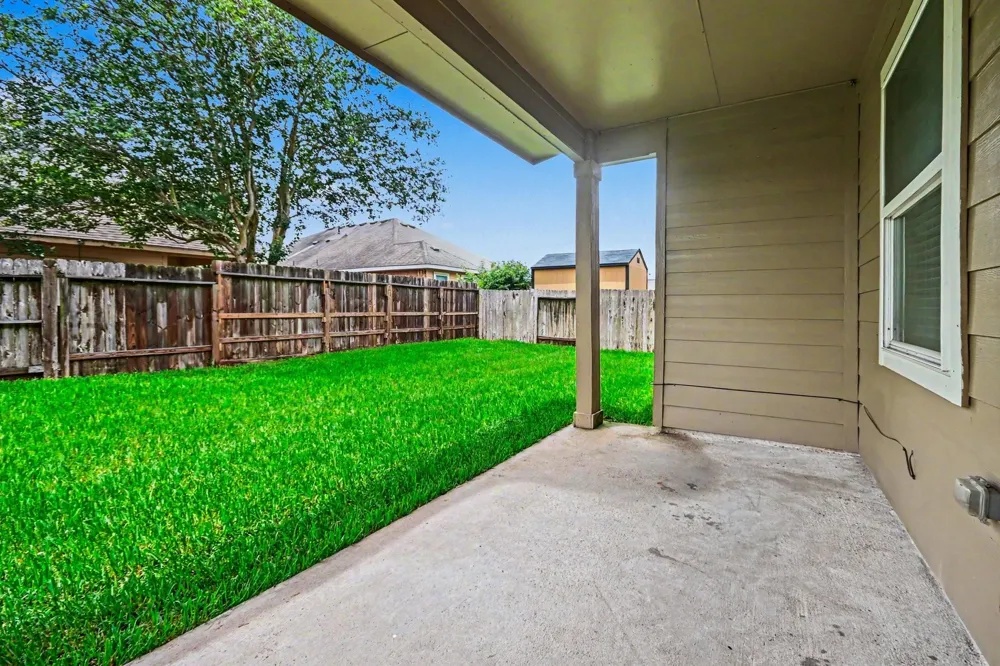 1439 Barras Street Alvin, TX 77511