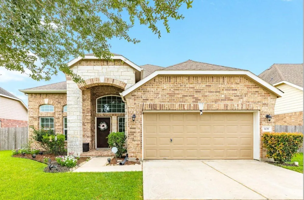 1439 Barras Street Alvin, TX 77511