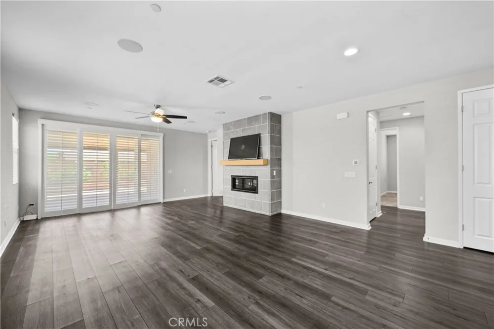 37846 Sunnyvale Lane Palmdale, CA 93552