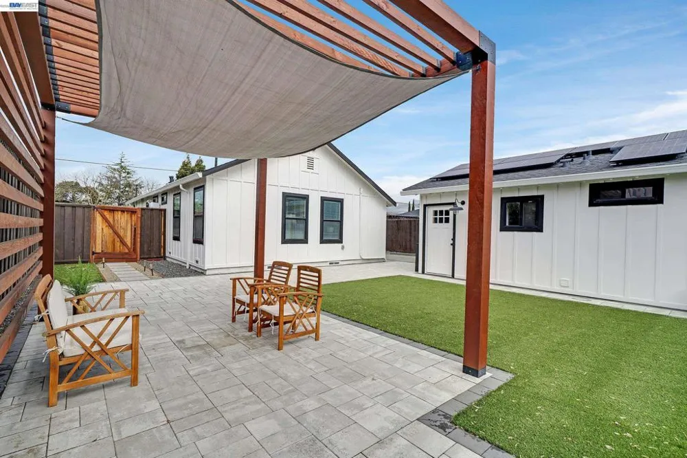 1861 Linden St Livermore, CA 94551