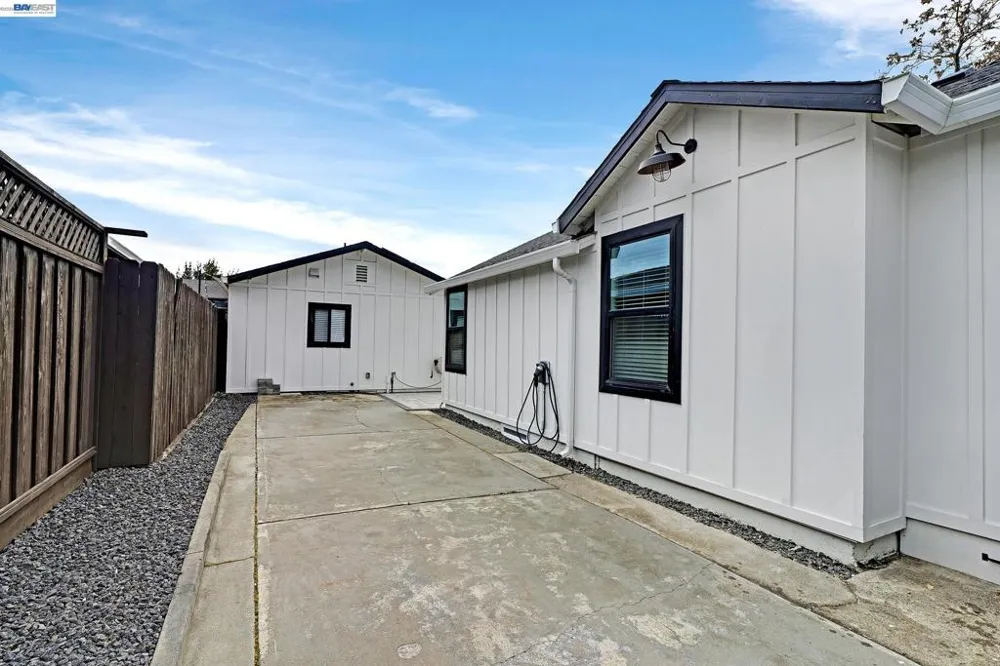 1861 Linden St Livermore, CA 94551