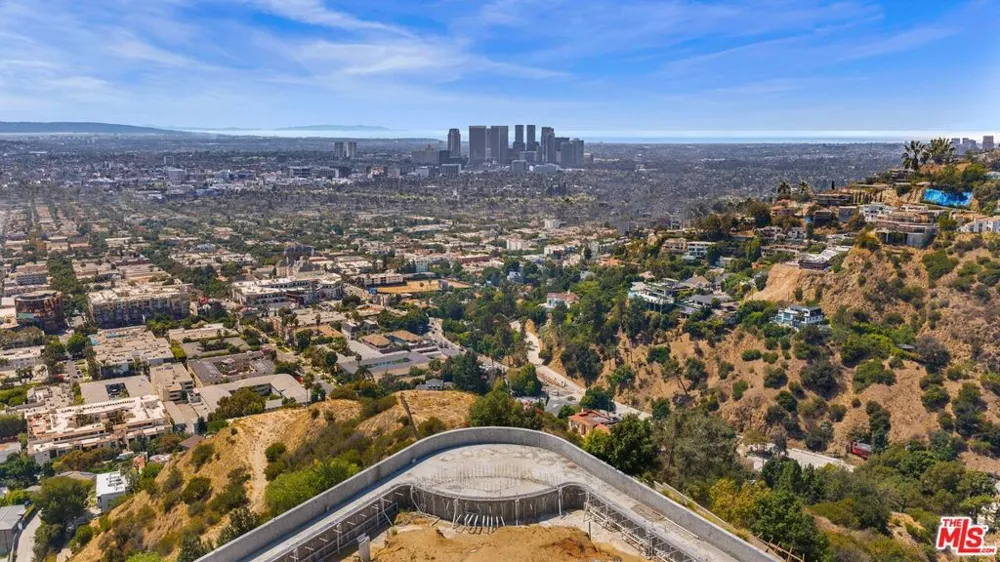 1 Electra Court Los Angeles, CA 90046