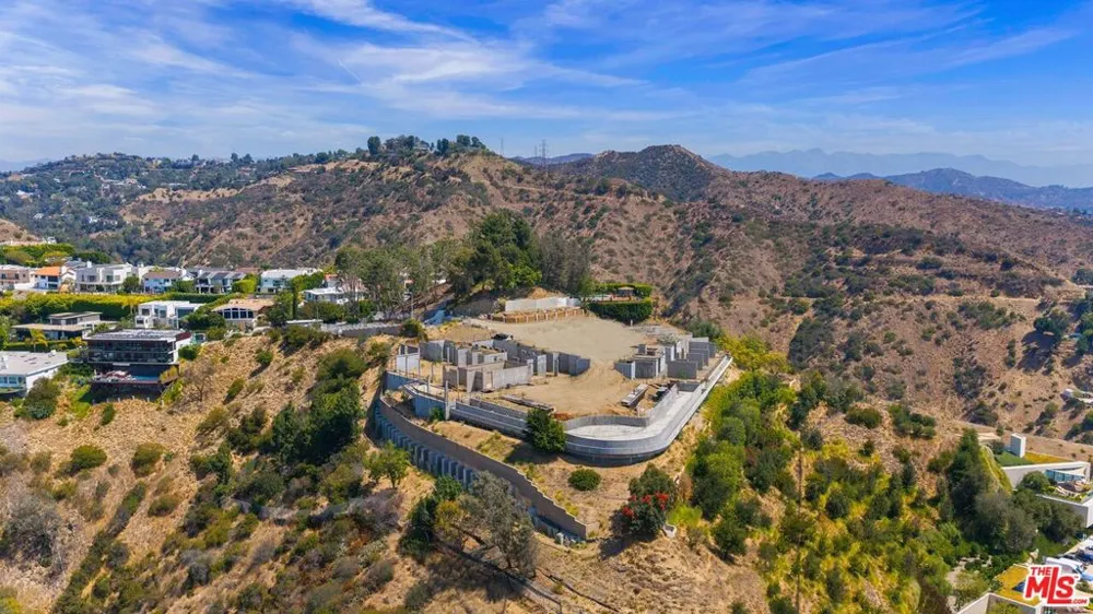 1 Electra Court Los Angeles, CA 90046