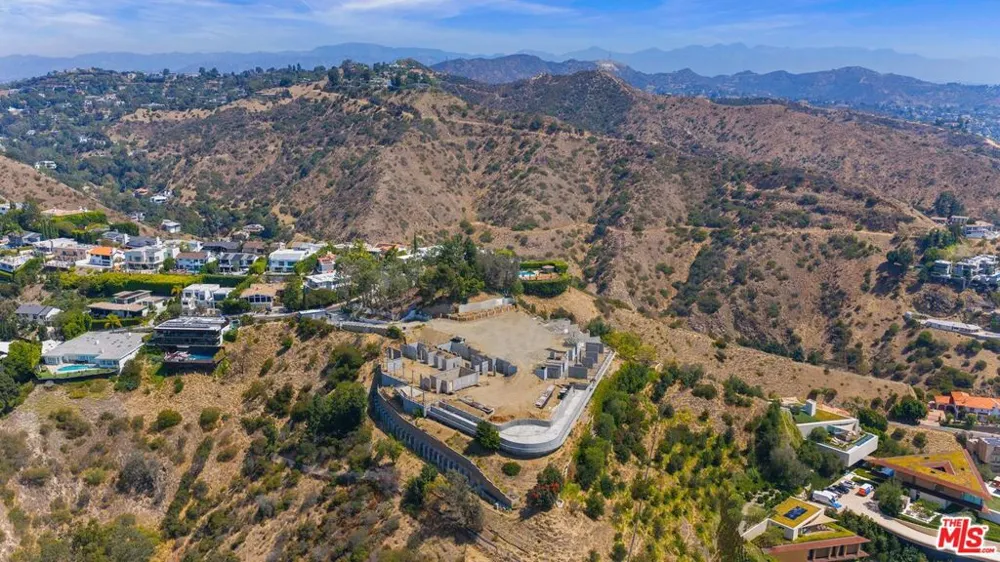 1 Electra Court Los Angeles, CA 90046