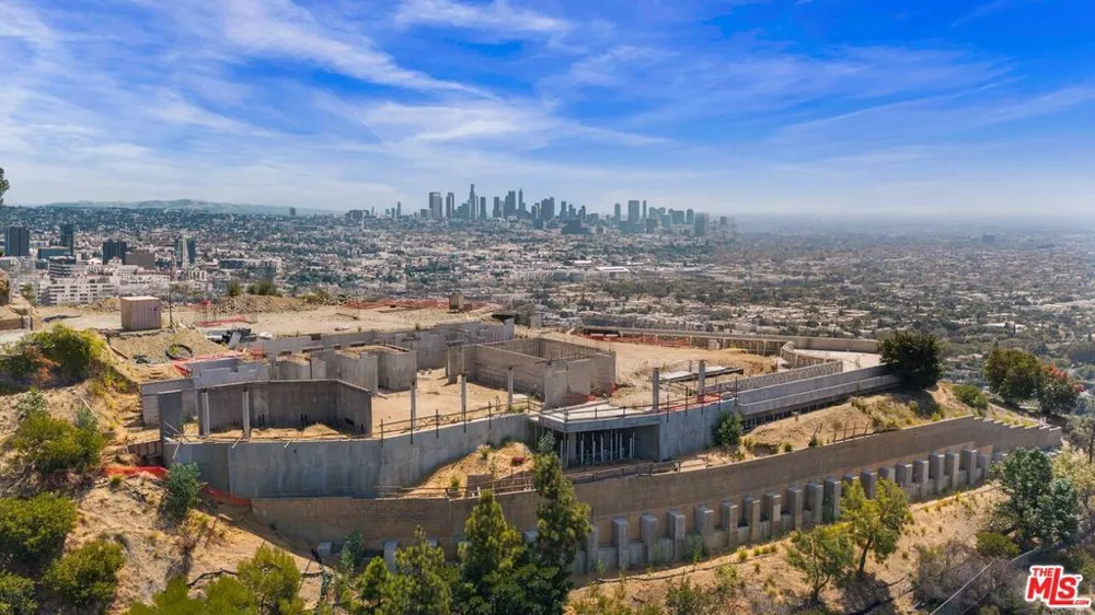 1 Electra Court Los Angeles, CA 90046