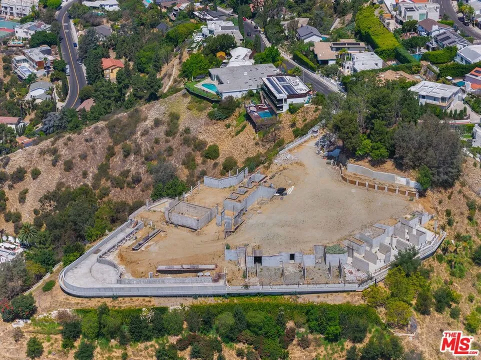 1 Electra Court Los Angeles, CA 90046