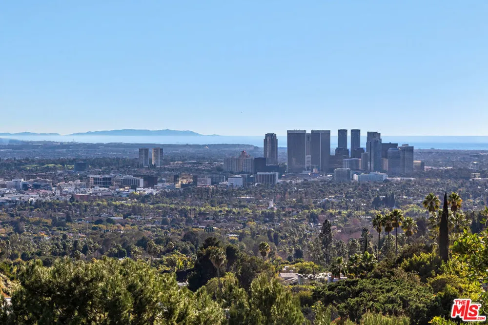 1 Electra Court Los Angeles, CA 90046