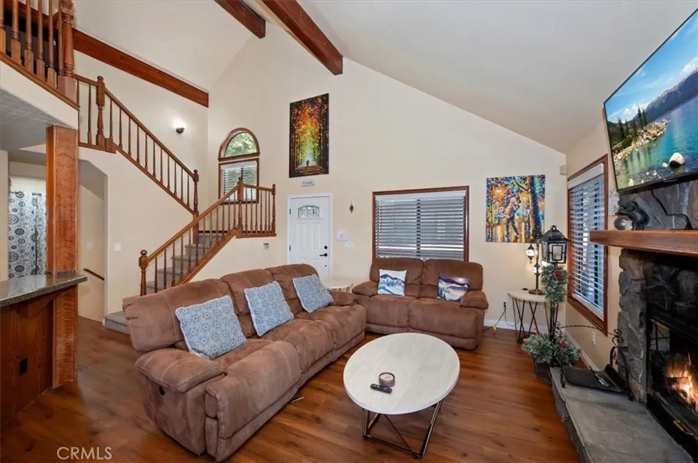 920 Arbula Crestline, CA 92325