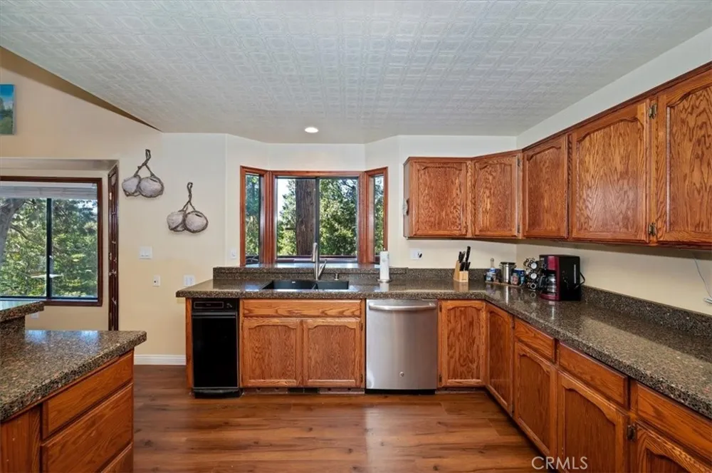 920 Arbula Crestline, CA 92325