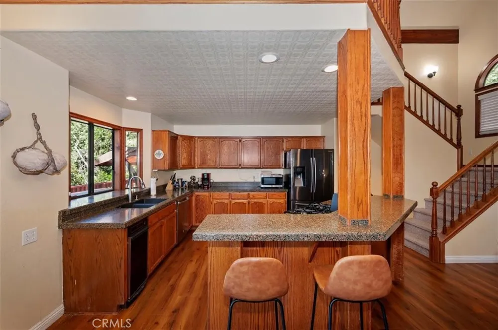 920 Arbula Crestline, CA 92325