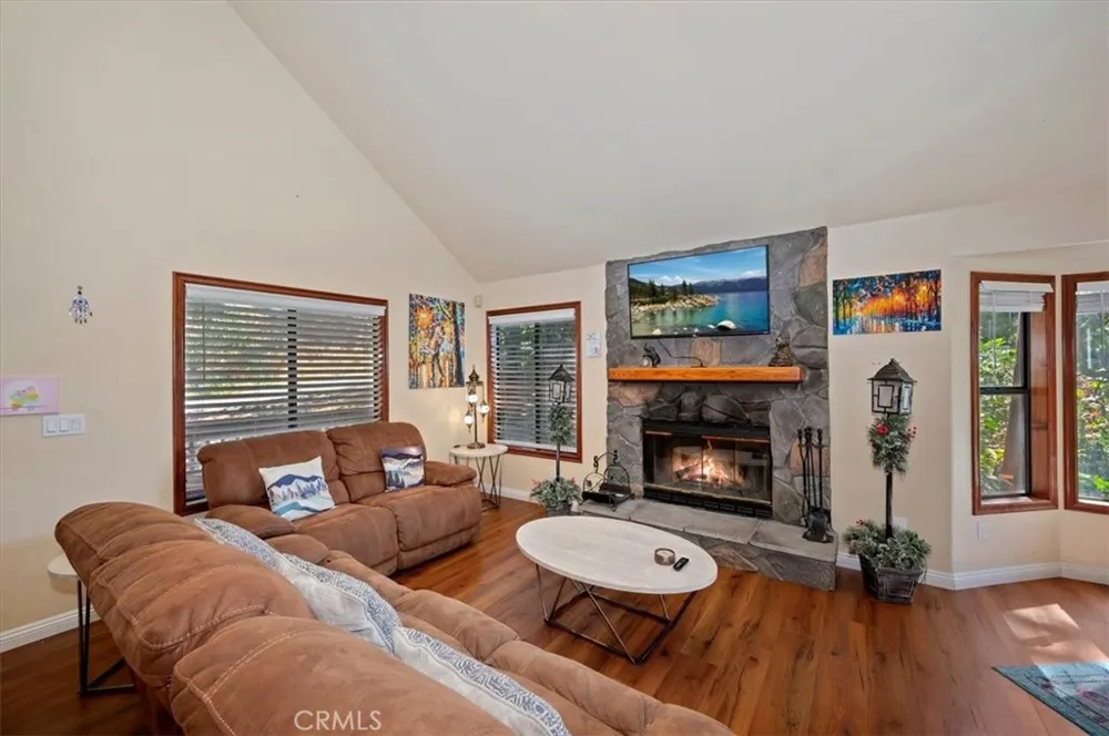 920 Arbula Crestline, CA 92325