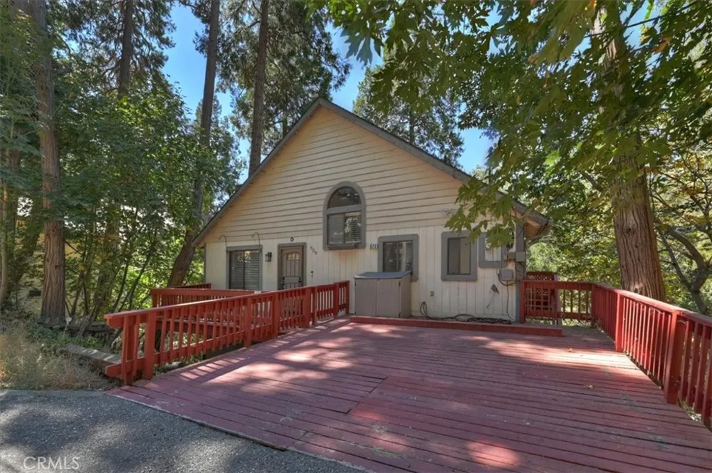 920 Arbula Crestline, CA 92325