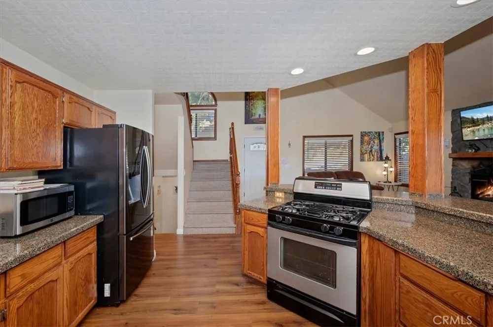 920 Arbula Crestline, CA 92325