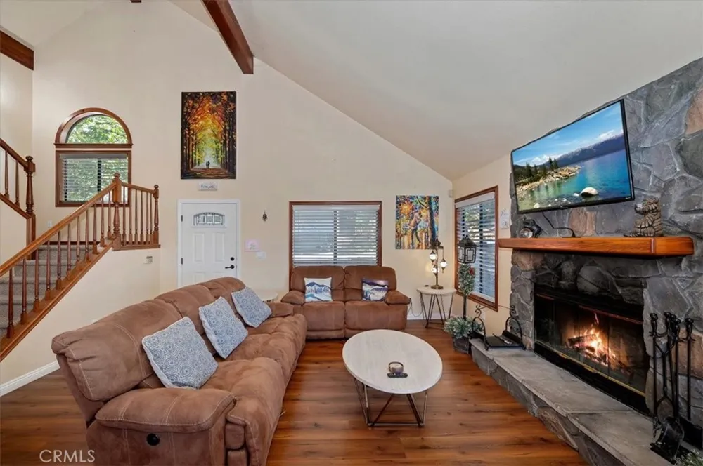 920 Arbula Crestline, CA 92325