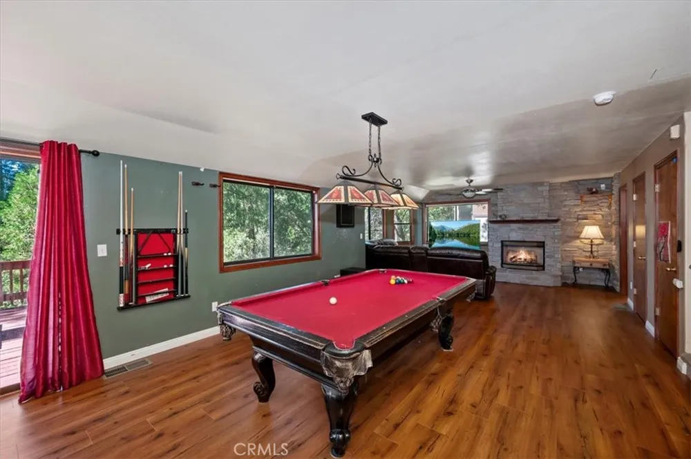 920 Arbula Crestline, CA 92325