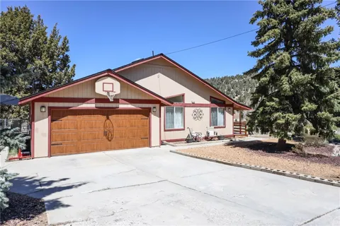 1210 Crestwood
