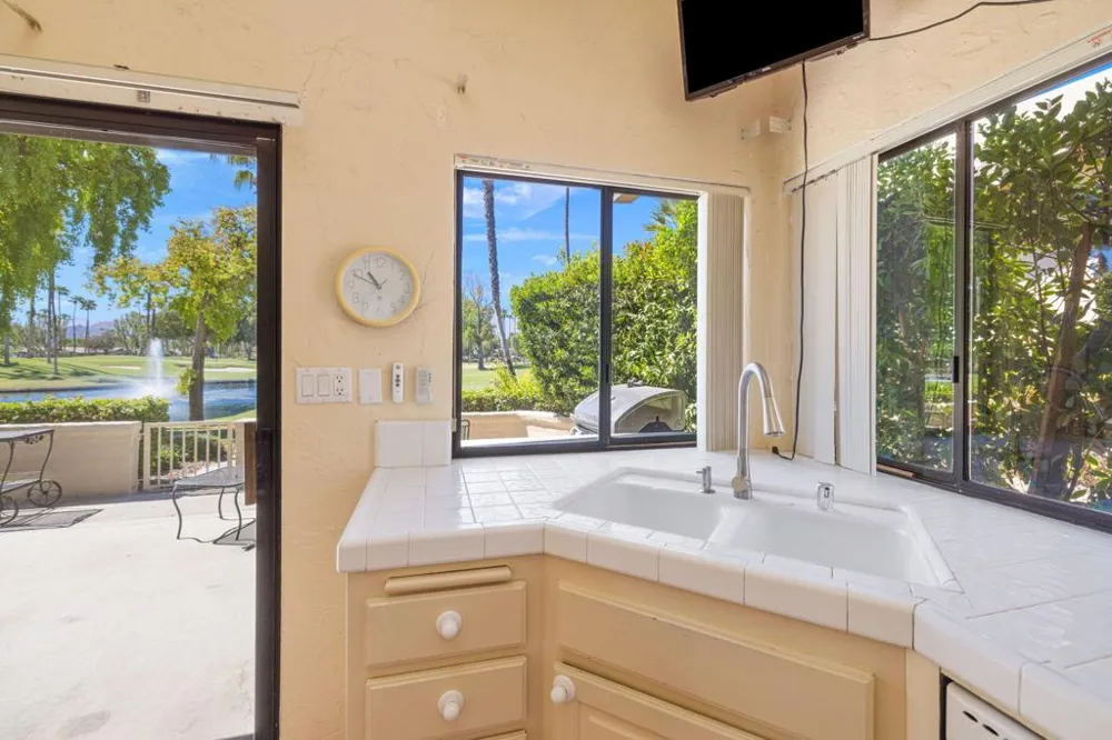 171 Bouquet Canyon Drive Palm Desert, CA 92211