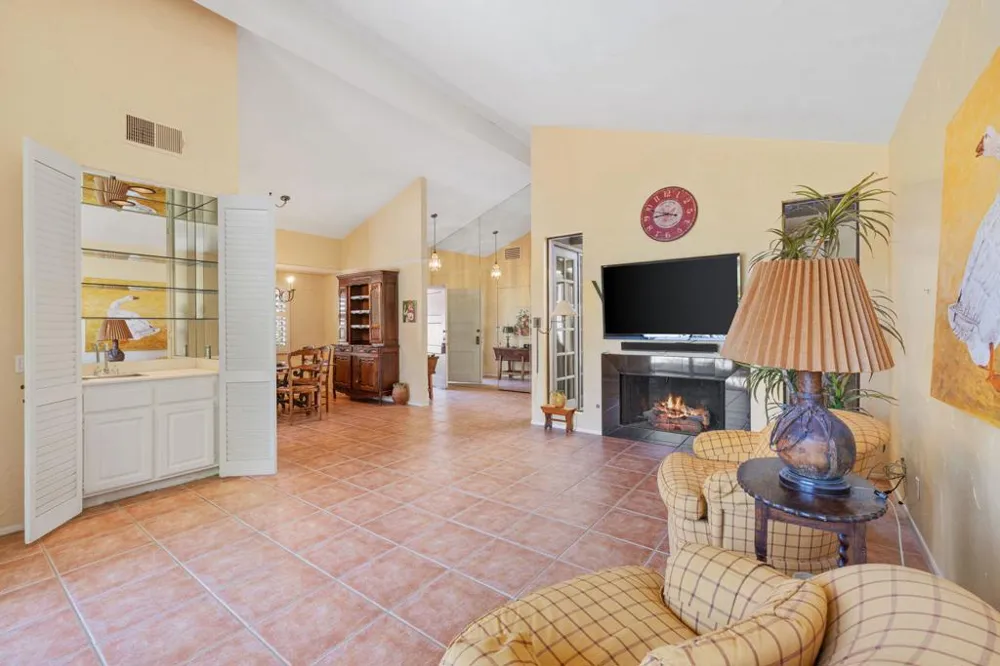171 Bouquet Canyon Drive Palm Desert, CA 92211