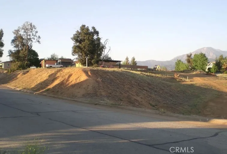 12431 8th Yucaipa, CA 92399
