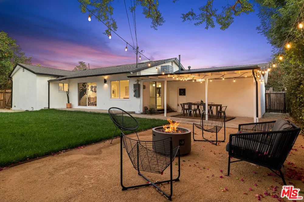 23649 Emelita Street Woodland Hills, CA 91367
