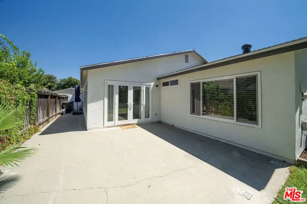25347 Via Oriol Santa Clarita, CA 91355