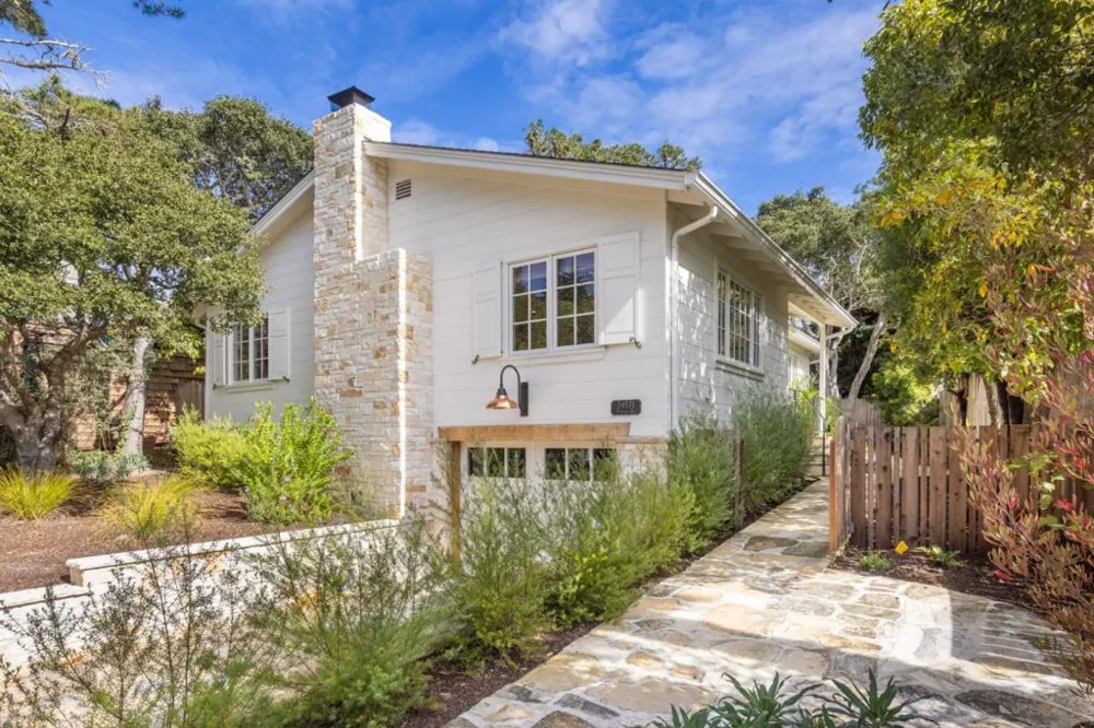 24571 Portola Avenue Carmel, CA 93923
