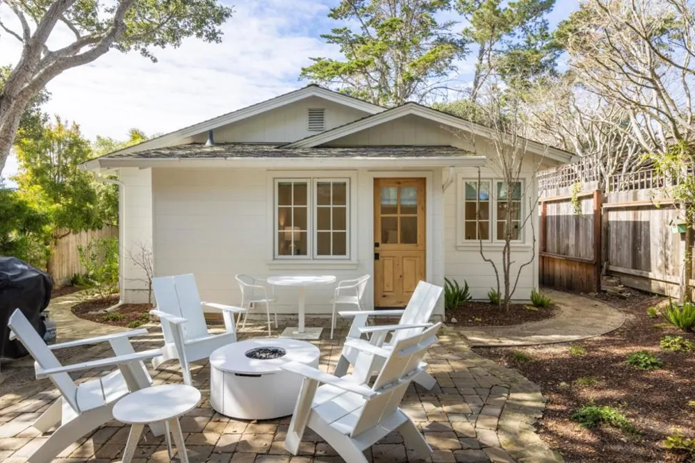 24571 Portola Avenue Carmel, CA 93923