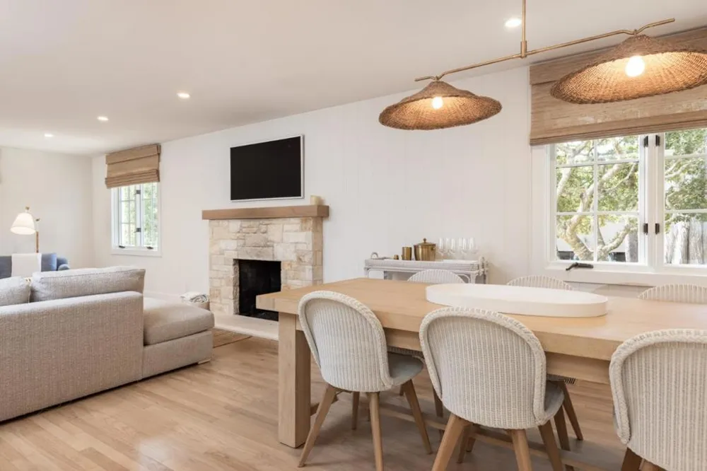 24571 Portola Avenue Carmel, CA 93923