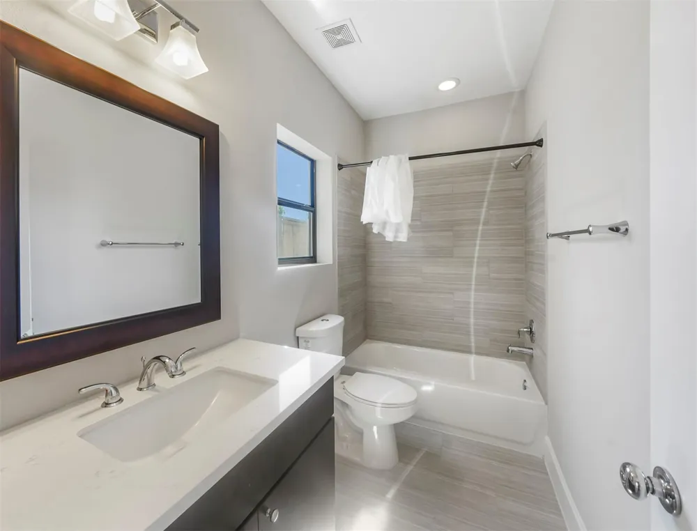 1607 Milby Street #B Houston, TX 77003