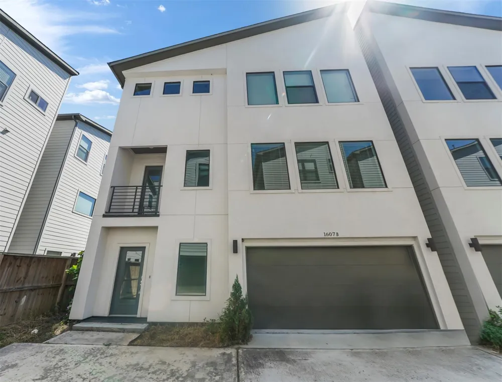 1607 Milby Street #B Houston, TX 77003