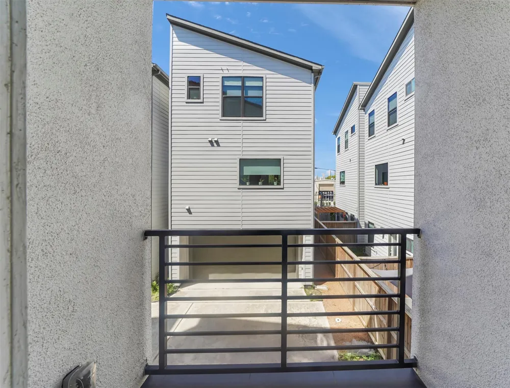 1607 Milby Street #B Houston, TX 77003