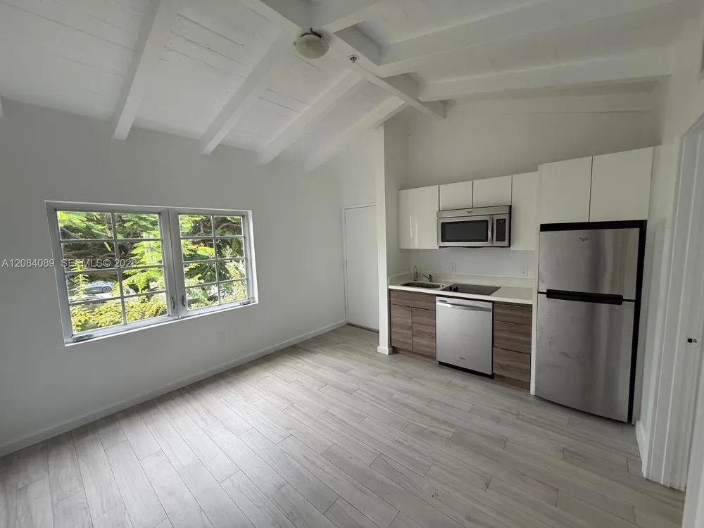 1450 Meridian Ave #202 Miami Beach, FL 33139