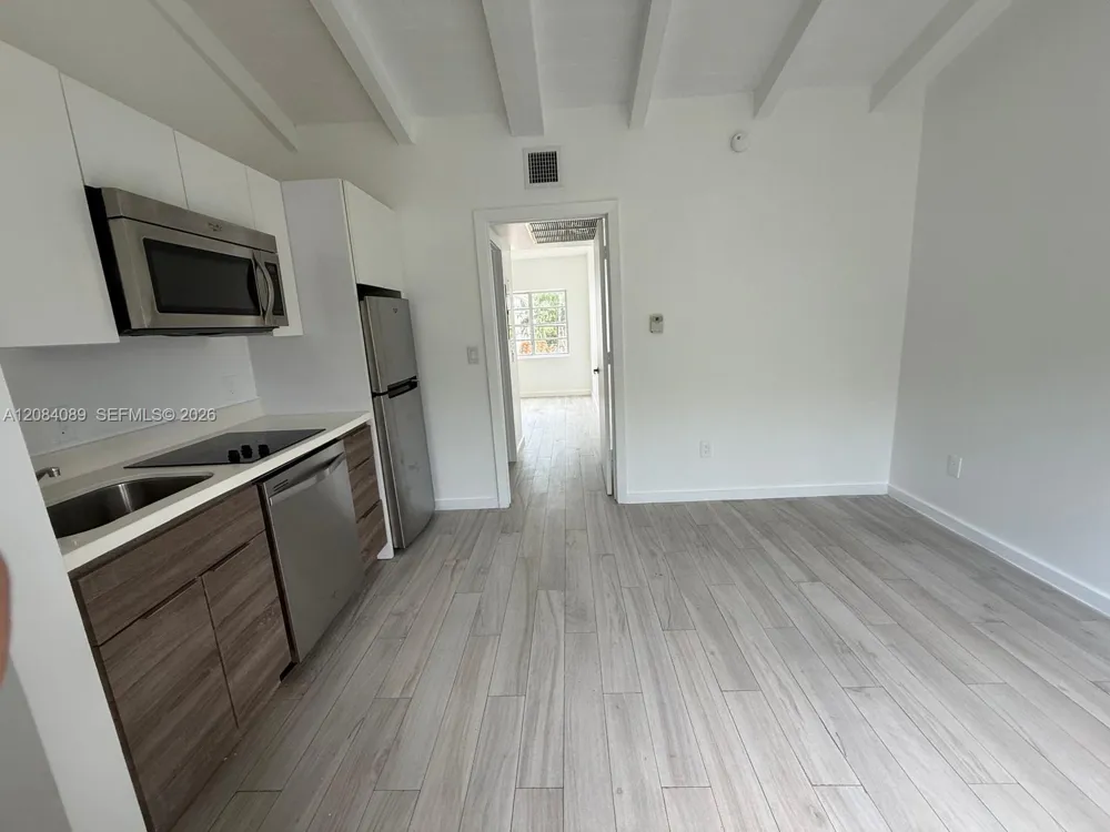 1450 Meridian Ave #202 Miami Beach, FL 33139