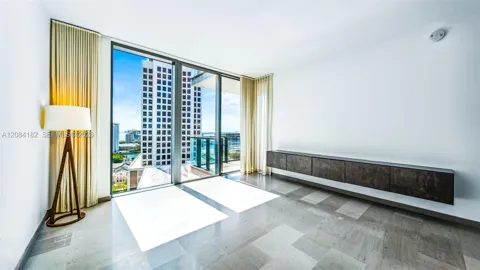 68 SE 6th St #1605
