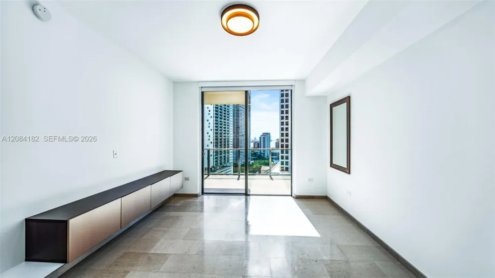 68 SE 6th St #1605 Miami, FL 33131