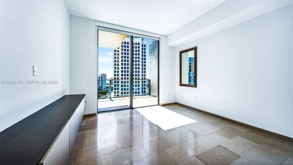 68 SE 6th St #1605 Miami, FL 33131