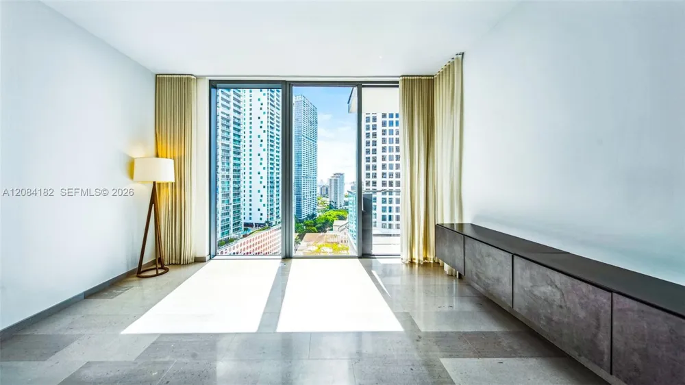 68 SE 6th St #1605 Miami, FL 33131
