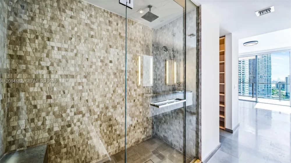 68 SE 6th St #1605 Miami, FL 33131