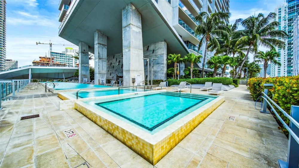 68 SE 6th St #1605 Miami, FL 33131