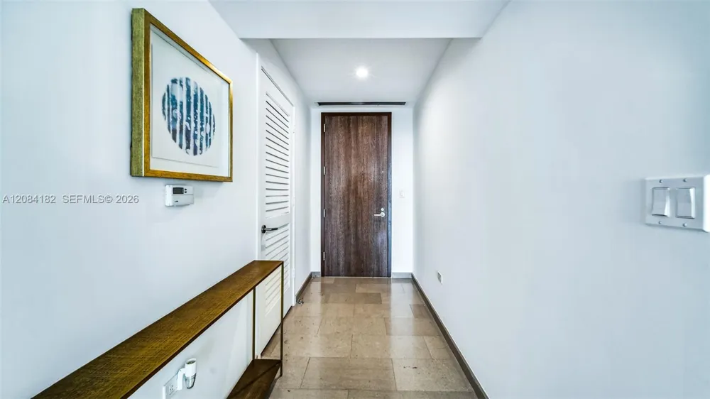68 SE 6th St #1605 Miami, FL 33131