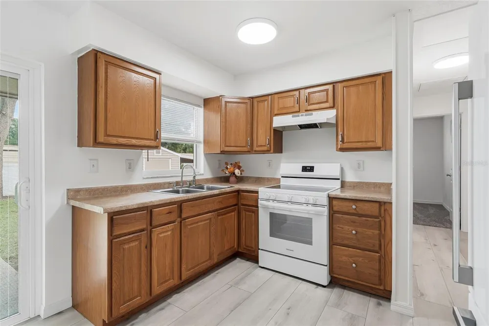 2218 WHITNEY PLACE Valrico, FL 33594