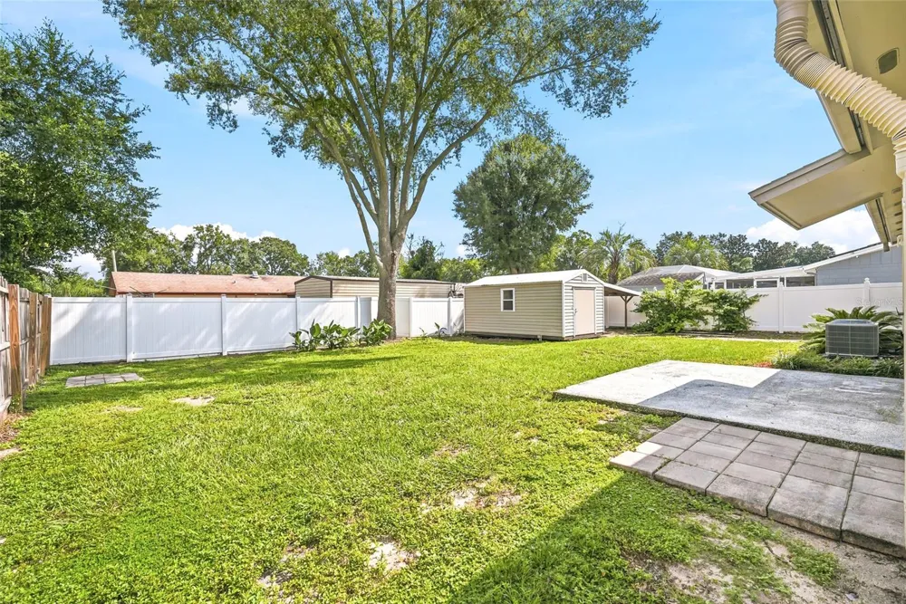 2218 WHITNEY PLACE Valrico, FL 33594