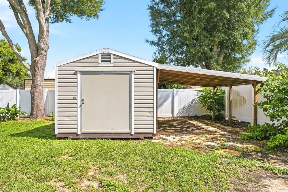 2218 WHITNEY PLACE Valrico, FL 33594